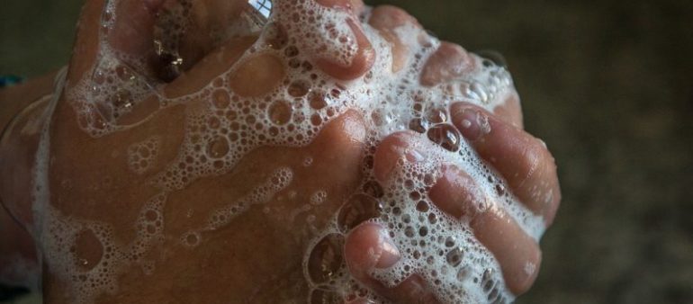 Händewaschen mit Seife ist die wichtigste Hygienemassnahme im Haushalt