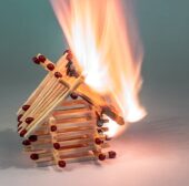 Brandgefahr im Advent – Höheres Risiko in diesem Jahr